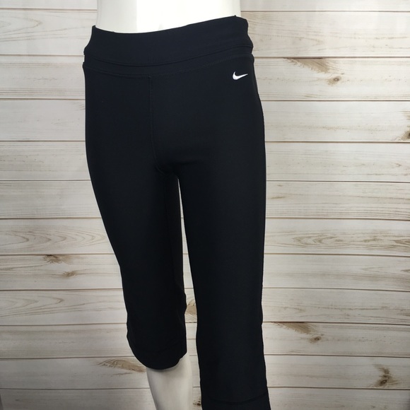 Nike Dri Fit Black Crops - Picture 2 of 8